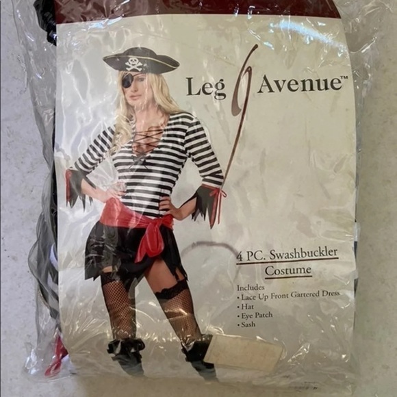 LEG AVENUE SWASHBUCKLER PIRATE COSTUME 4pc set - Picture 4 of 6
